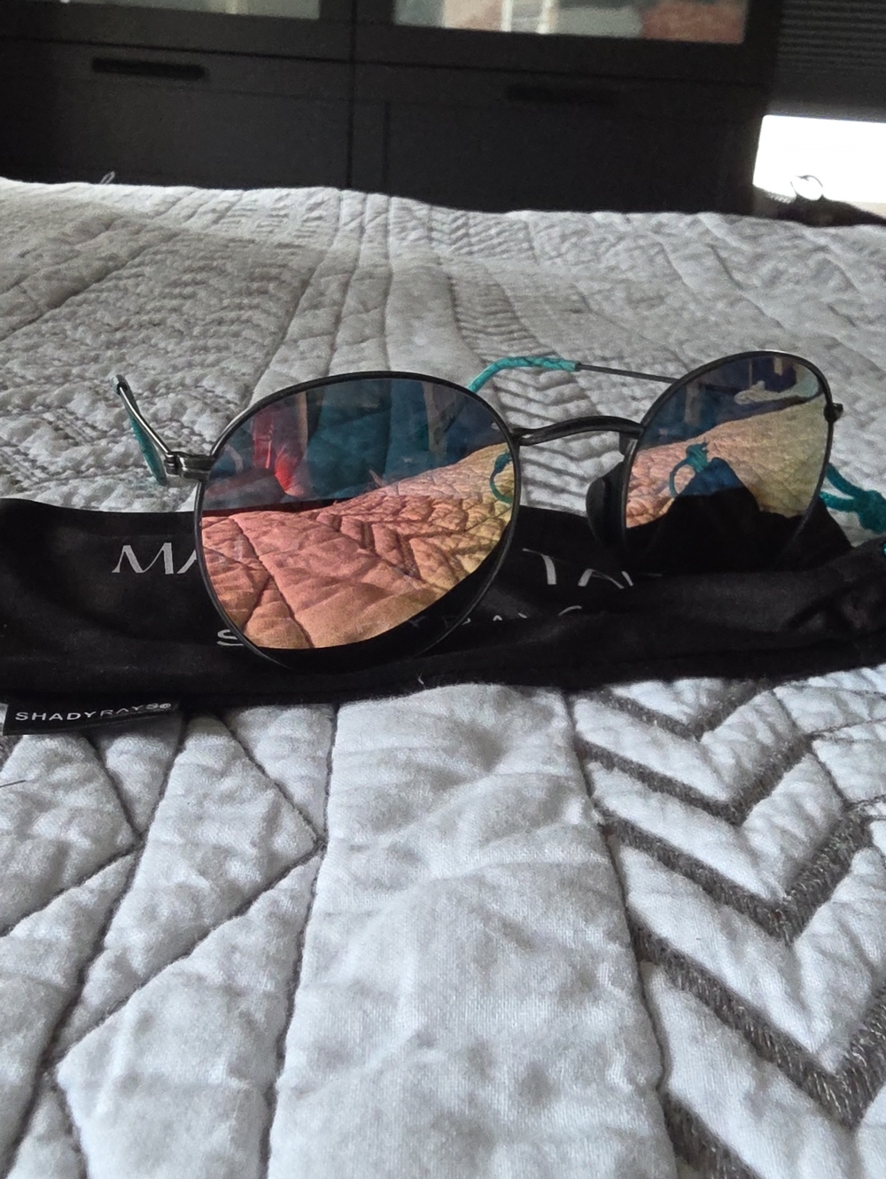 Shady Rays Women's Round Mirrored Sunglasses - Teal/Black
